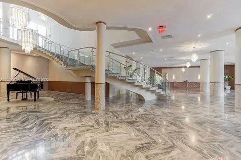 5401 Collins Avenue Miami Beach FL 33140