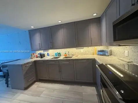 5401 Collins Avenue Miami Beach FL 33140