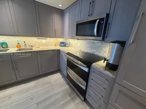 5401 Collins Avenue Miami Beach FL 33140