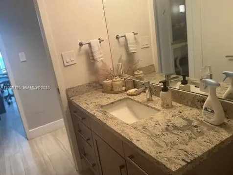 5401 Collins Avenue Miami Beach FL 33140