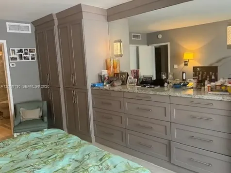 5401 Collins Avenue Miami Beach FL 33140