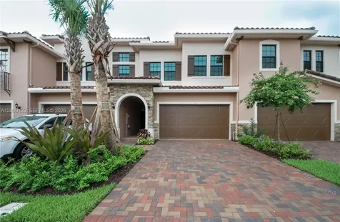 106 SW 127th Terrace Plantation FL 33325