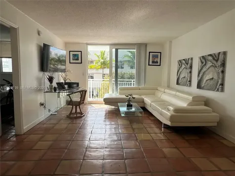 345 Ocean Drive Miami Beach FL 33139