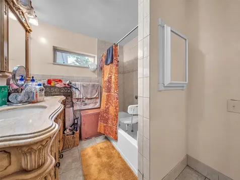 4715 NW 43rd Street Lauderdale Lakes FL 33319