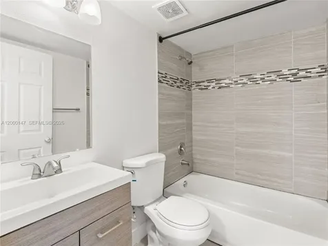 9821 Nob Hill Court Sunrise FL 33351