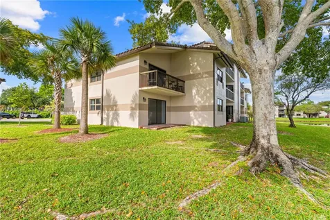 9821 Nob Hill Court Sunrise FL 33351