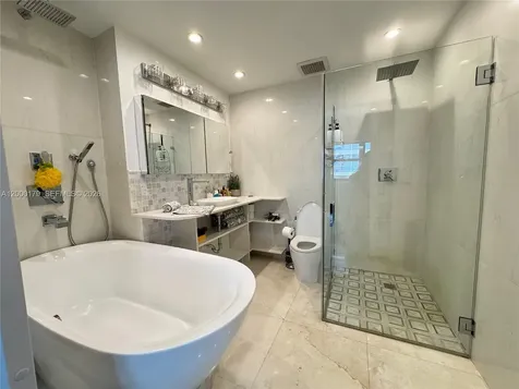 10185 Collins Bal Harbour FL 33154