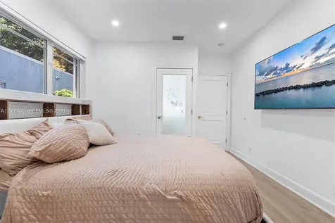 2231 SW 17th Street Miami FL 33145