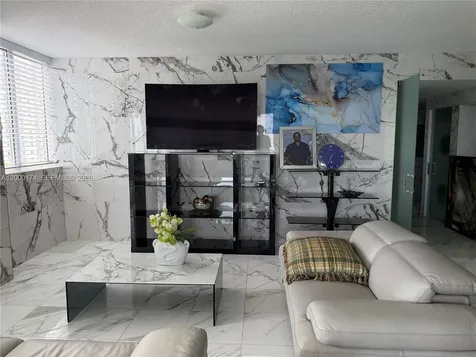601 NE 23rd Street Miami FL 33137
