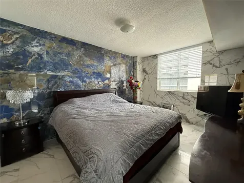 601 NE 23rd Street Miami FL 33137