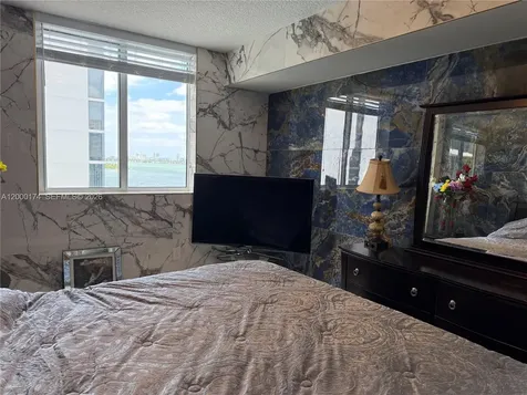 601 NE 23rd Street Miami FL 33137