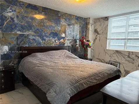 601 NE 23rd Street Miami FL 33137