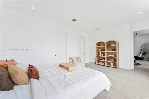 4232 E Tradewinds Avenue Lauderdale By The Sea FL 33308