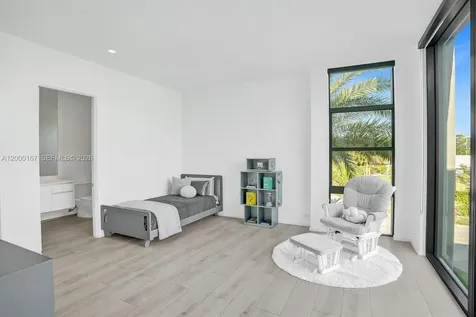4232 E Tradewinds Avenue Lauderdale By The Sea FL 33308