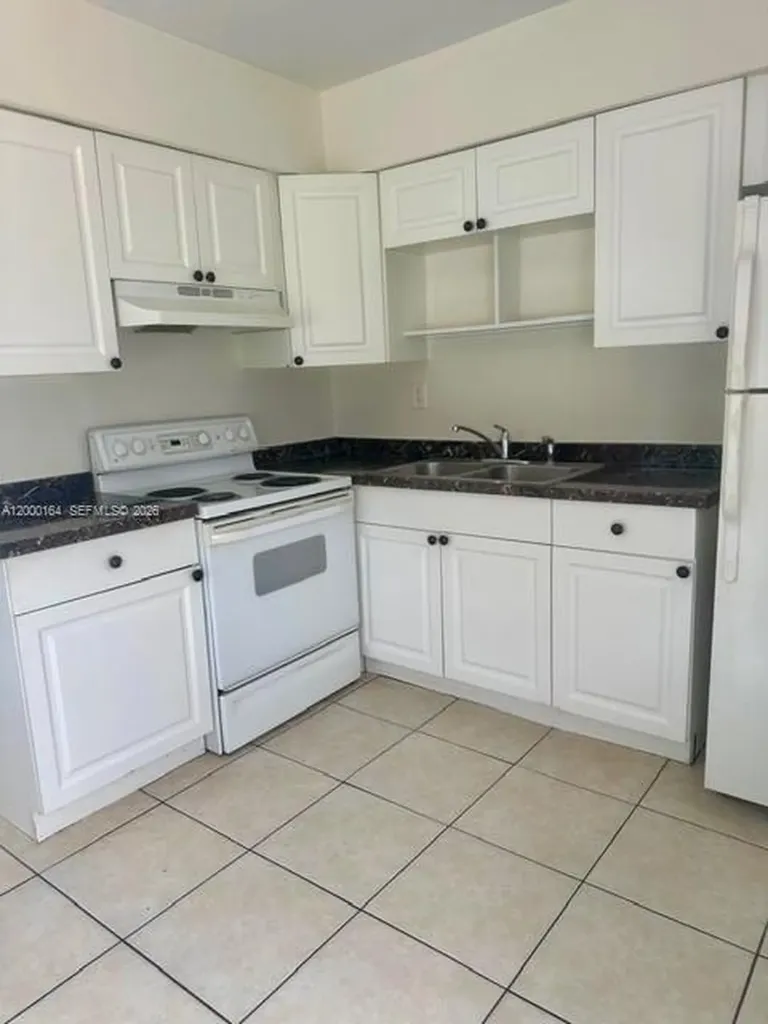 5649 SW 27th Street West Park FL 33023