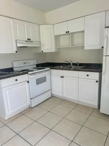 5649 SW 27th Street West Park FL 33023