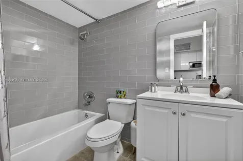 19201 Collins Avenue Sunny Isles Beach FL 33160