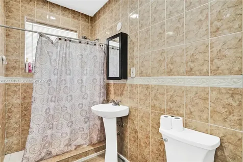7710 Carlyle Avenue Miami Beach FL 33141
