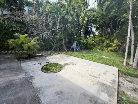 2770 SW 33rd Avenue Miami FL 33133