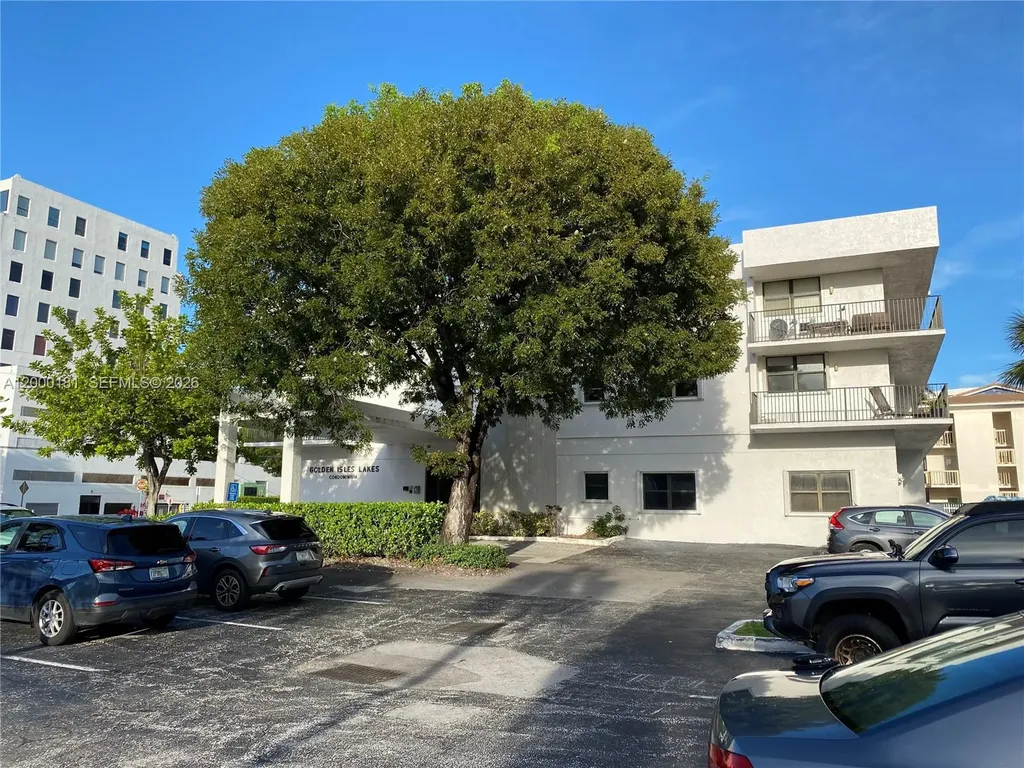 1900 Diana Drive Hallandale Beach FL 33009