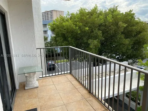 1900 Diana Drive Hallandale Beach FL 33009