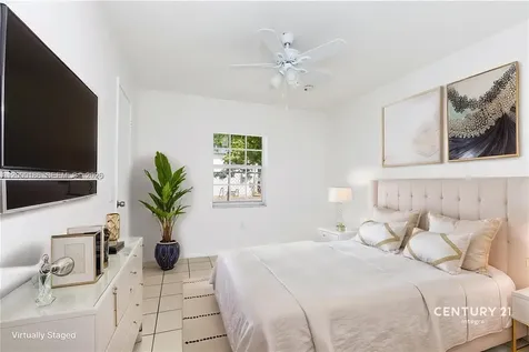 15 SW 6th Street Dania Beach FL 33004