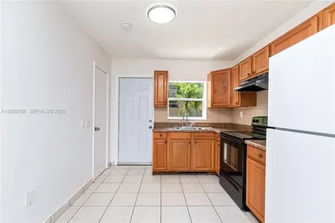 15 SW 6th Street Dania Beach FL 33004
