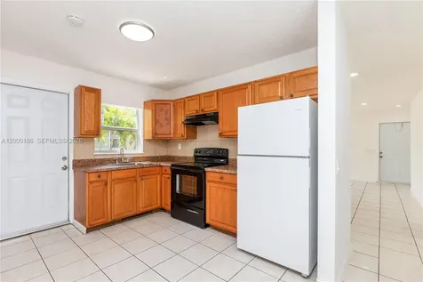 15 SW 6th Street Dania Beach FL 33004