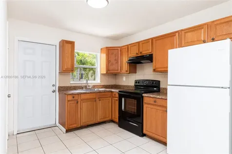 15 SW 6th Street Dania Beach FL 33004