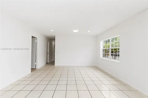 15 SW 6th Street Dania Beach FL 33004
