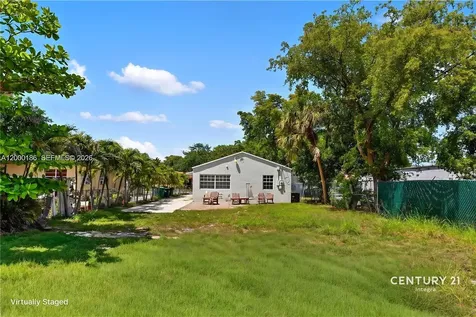 15 SW 6th Street Dania Beach FL 33004
