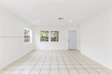 15 SW 6th Street Dania Beach FL 33004