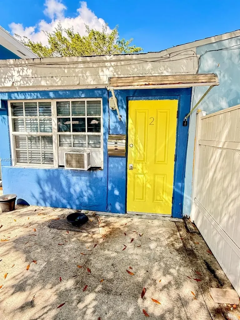 1151 NE 18th Street Fort Lauderdale FL 33305