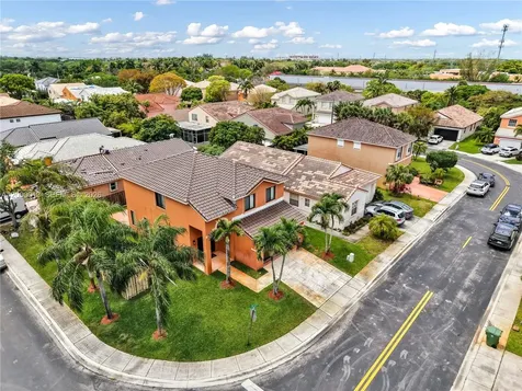 10526 SW 14th Court Pembroke Pines FL 33025