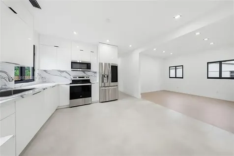 1021 NW 48th Street Miami FL 33127