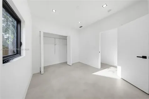1021 NW 48th Street Miami FL 33127