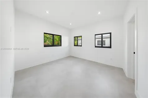 1021 NW 48th Street Miami FL 33127