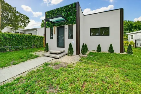1021 NW 48th Street Miami FL 33127