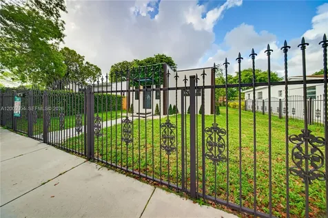 1021 NW 48th Street Miami FL 33127