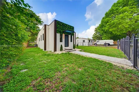 1021 NW 48th Street Miami FL 33127