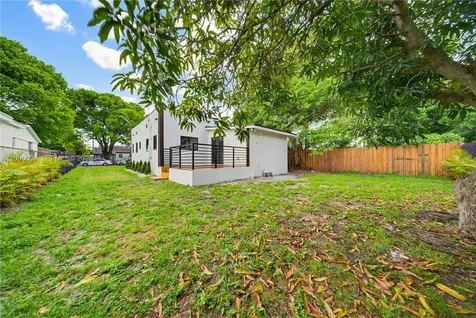 1021 NW 48th Street Miami FL 33127