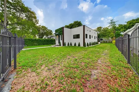 1021 NW 48th Street Miami FL 33127
