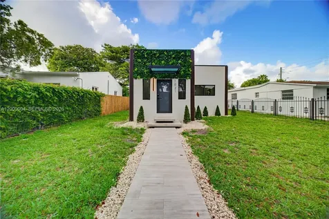 1021 NW 48th Street Miami FL 33127