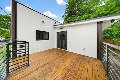 1021 NW 48th Street Miami FL 33127