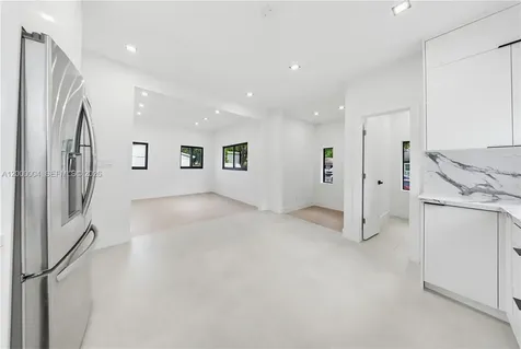 1021 NW 48th Street Miami FL 33127