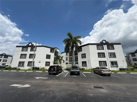 9731 Fontainebleau Boulevard Miami FL 33172