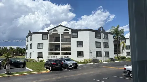 9731 Fontainebleau Boulevard Miami FL 33172