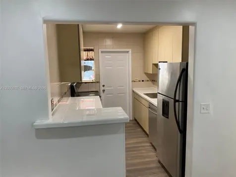 Miami Beach FL 33141