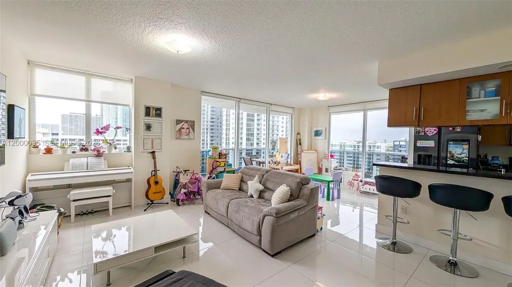601 NE 23rd Street Miami FL 33137