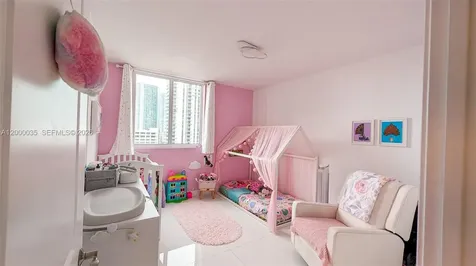 601 NE 23rd Street Miami FL 33137